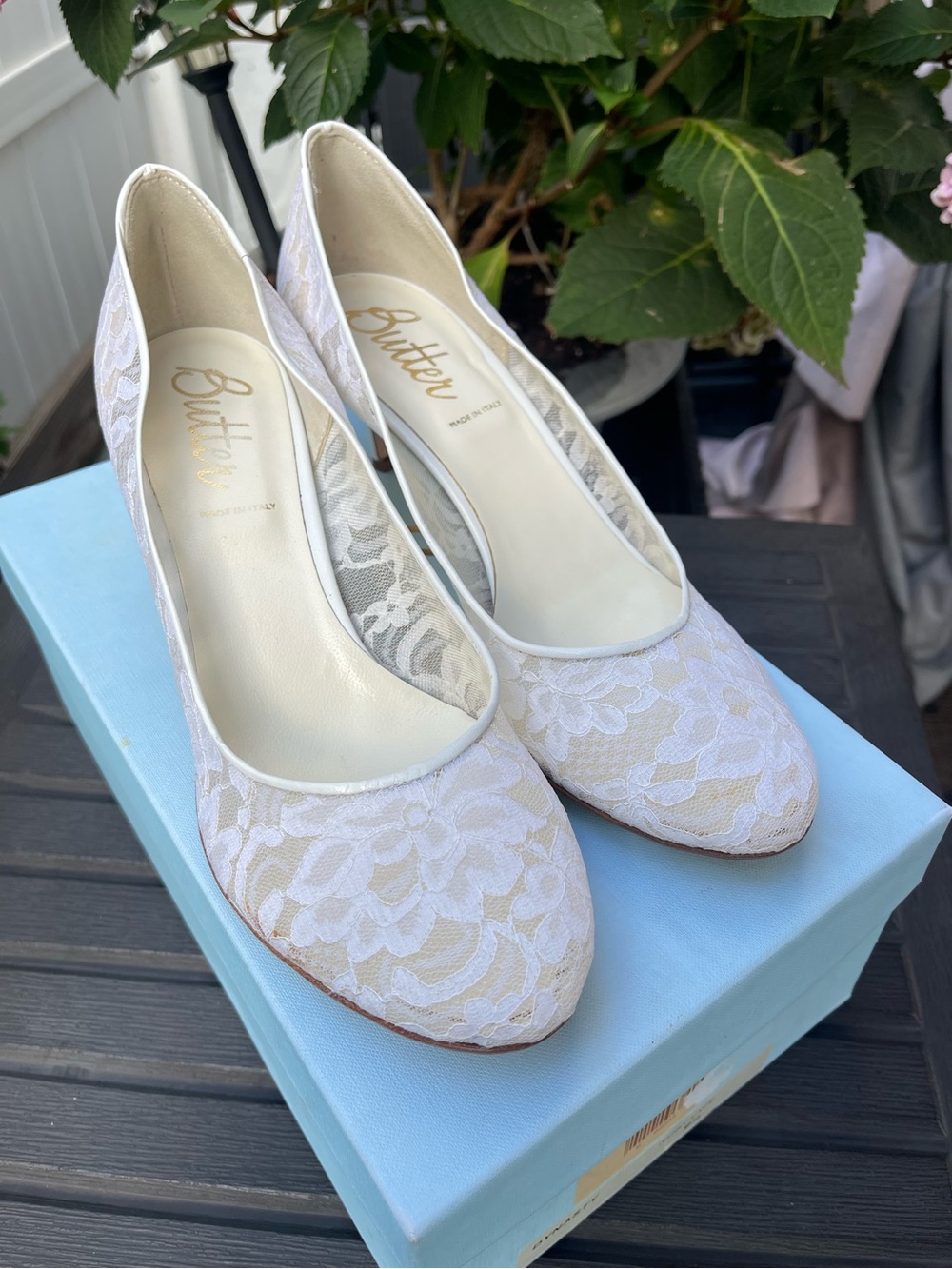 Women’s Butter - Ivory Lace Wedding Pumps 9.5 - Picture 6 of 11